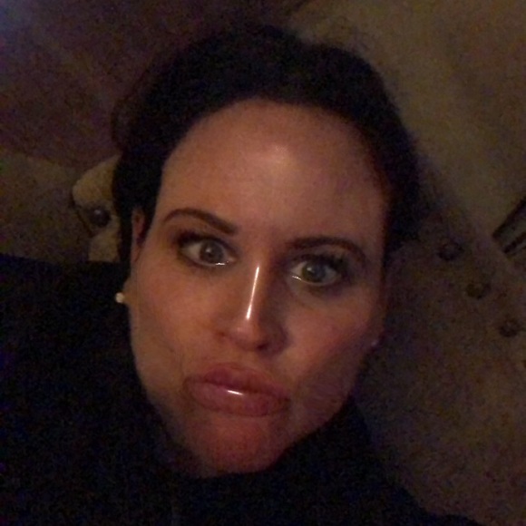 Meet your Posher, Sarah - Picture 1 of 1